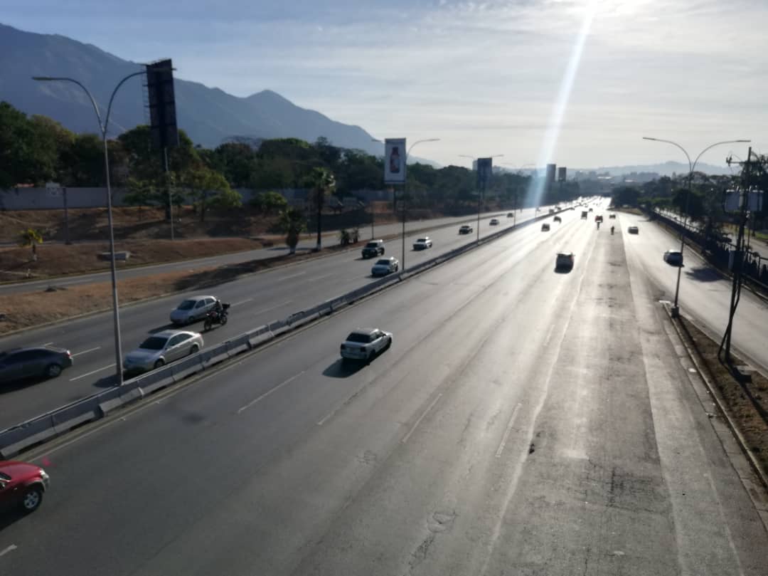 Desolada… Así luce Caracas durante el primer día de cuarentena contra el coronavirus #16Mar (VIDEOS)