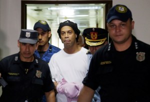 Abogados de Ronaldinho tildan de “ilegal” prisión y pedirán su anulación
