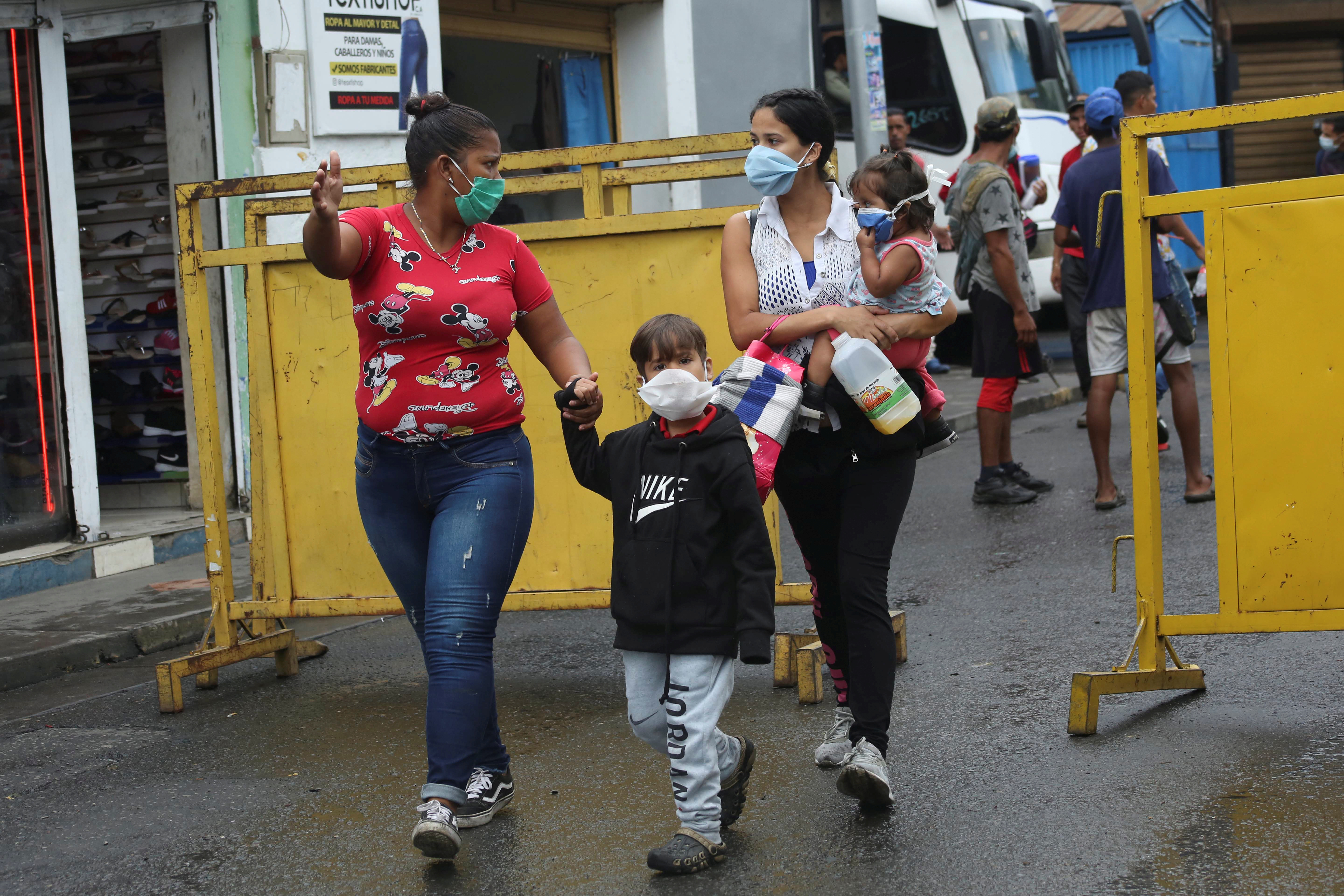 Régimen chavista levantó toque de queda en los municipios fronterizos con Colombia y Brasil