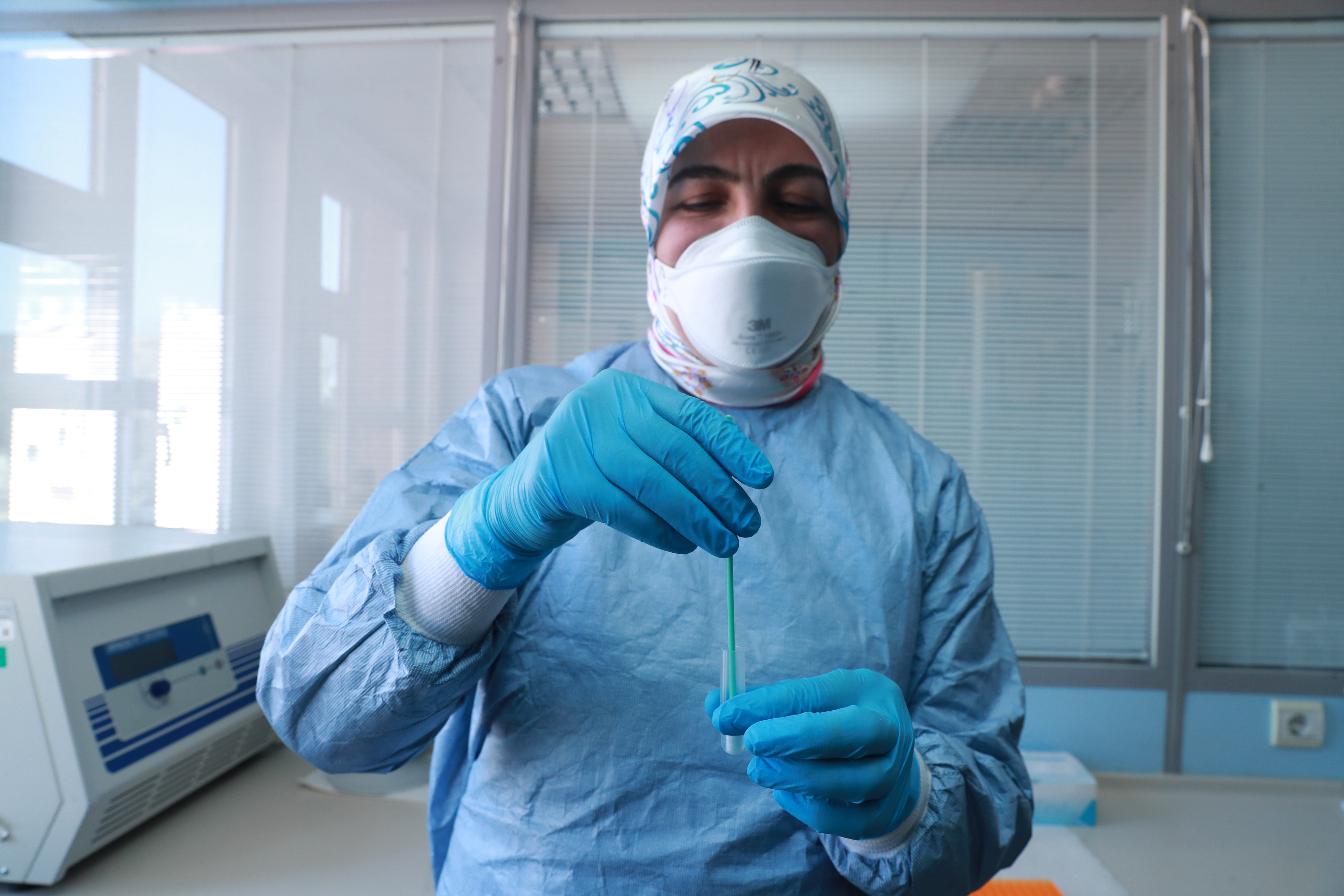 Turquía intenta mejorar su imagen internacional con material médico contra el coronavirus
