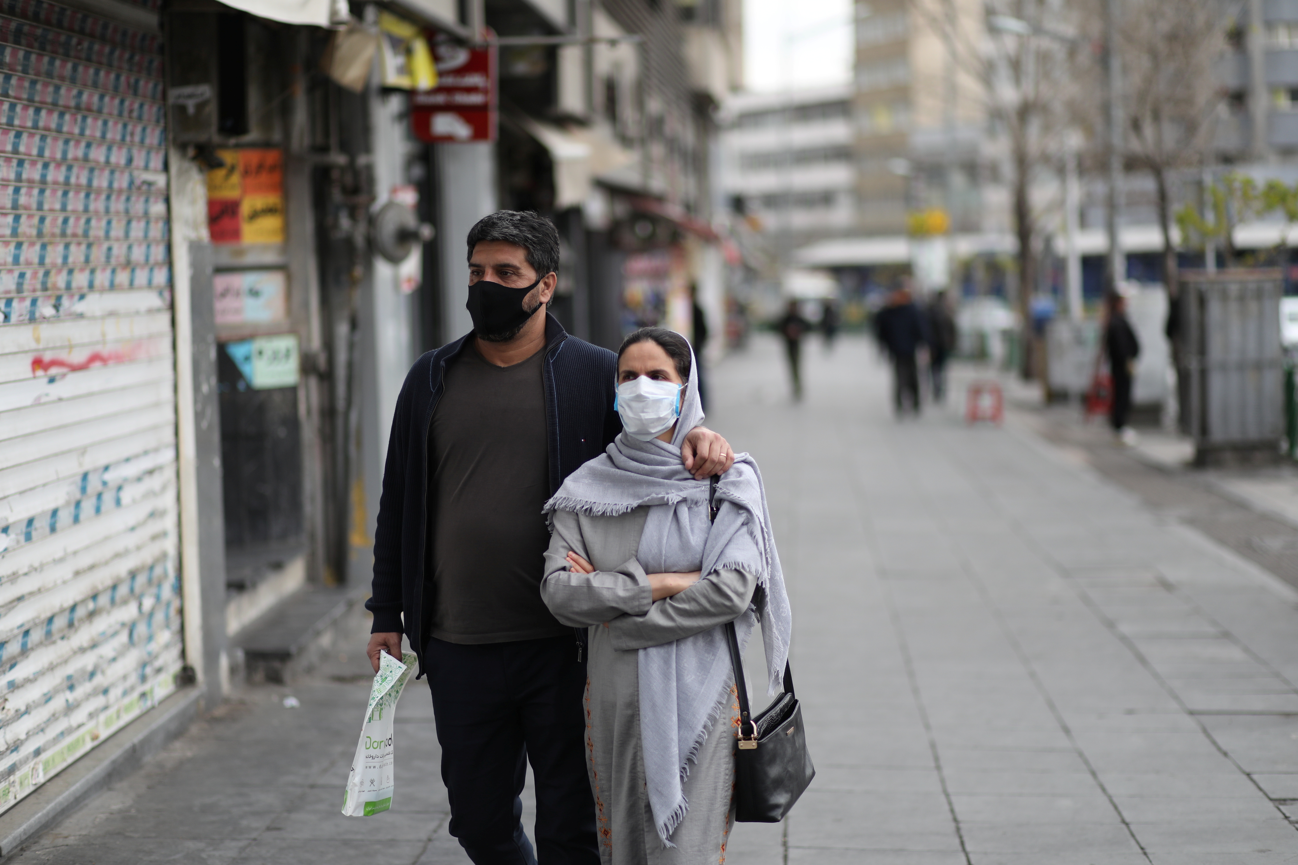 La OMS alertó que las mascarillas de algodón pueden ser una fuente potencial de infección