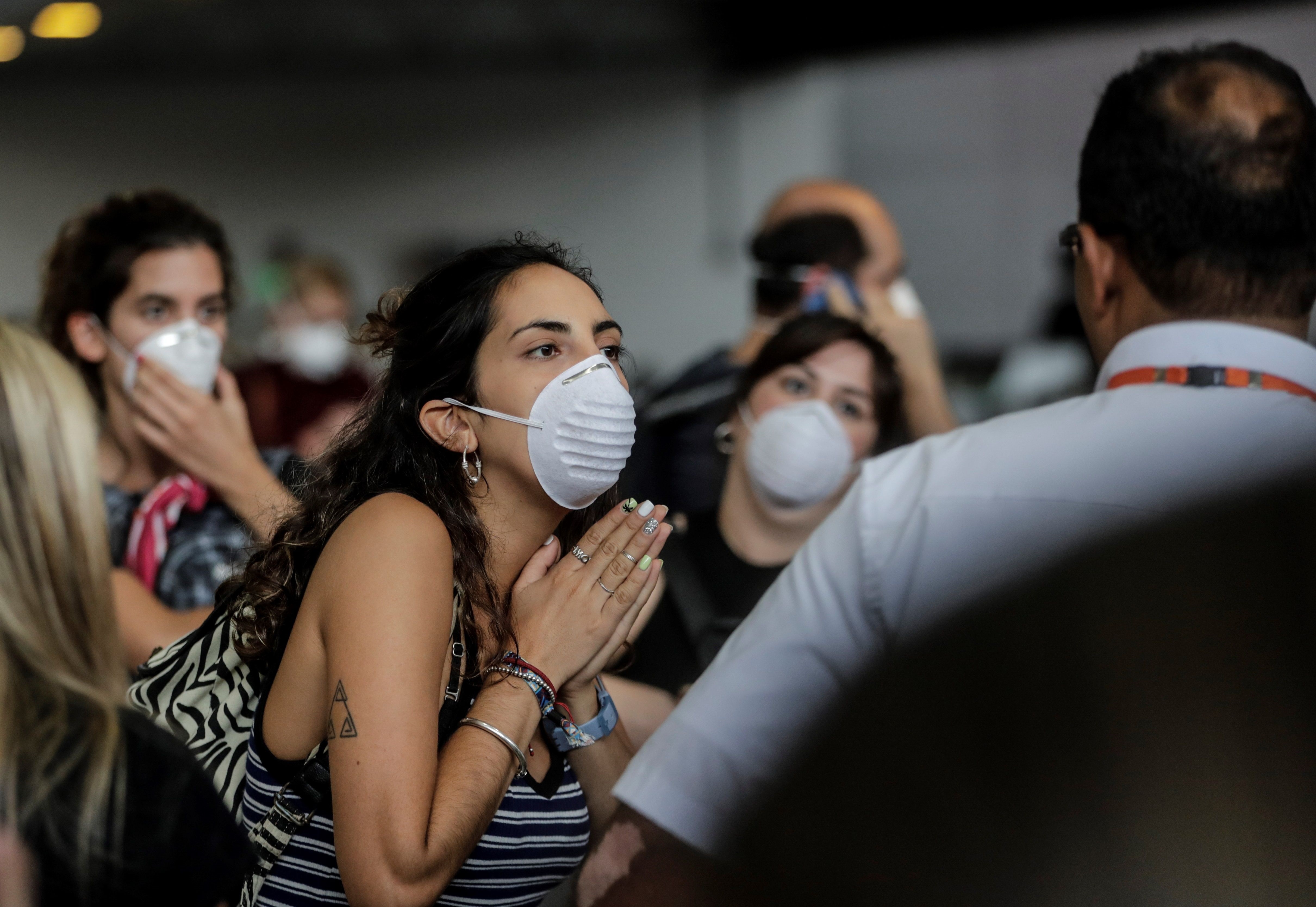 Casos de coronavirus en Brasil se acercan a la marca de dos millones