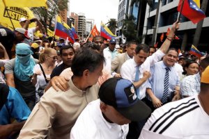 Juan Guaidó tras la represión invitó a venezolanos a asistir a la plaza Alfredo Sadel #10Mar