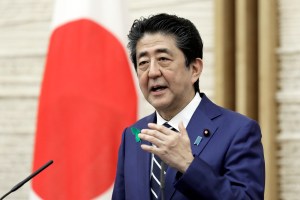Japón alivia restricciones y permite más residentes extranjeros