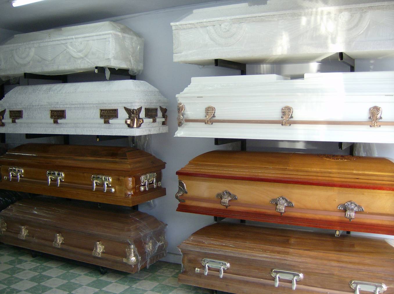 Pónganle cal y café en polvo para evitar el mal olor: La sugerencia de una funeraria en Guayaquil a familiares de los muertos (VIDEO)