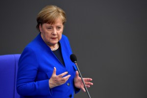 Merkel recibe a Macron en vísperas de la presidencia alemana de la UE