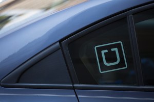 Uber obligará a conductores y pasajeros a usar tapabocas