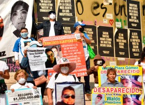 Madres mexicanas se saltaron la cuarentena para exigir la búsqueda de sus hijos (FOTOS)