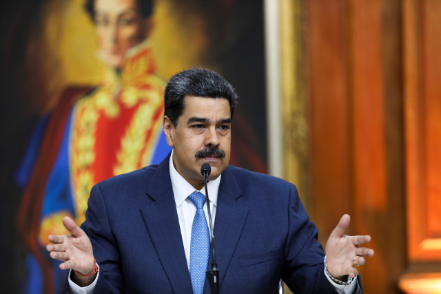 Dando pena, Maduro promete darle la “colita” ida y vuelta a su casa a quienes participen en su show electoral