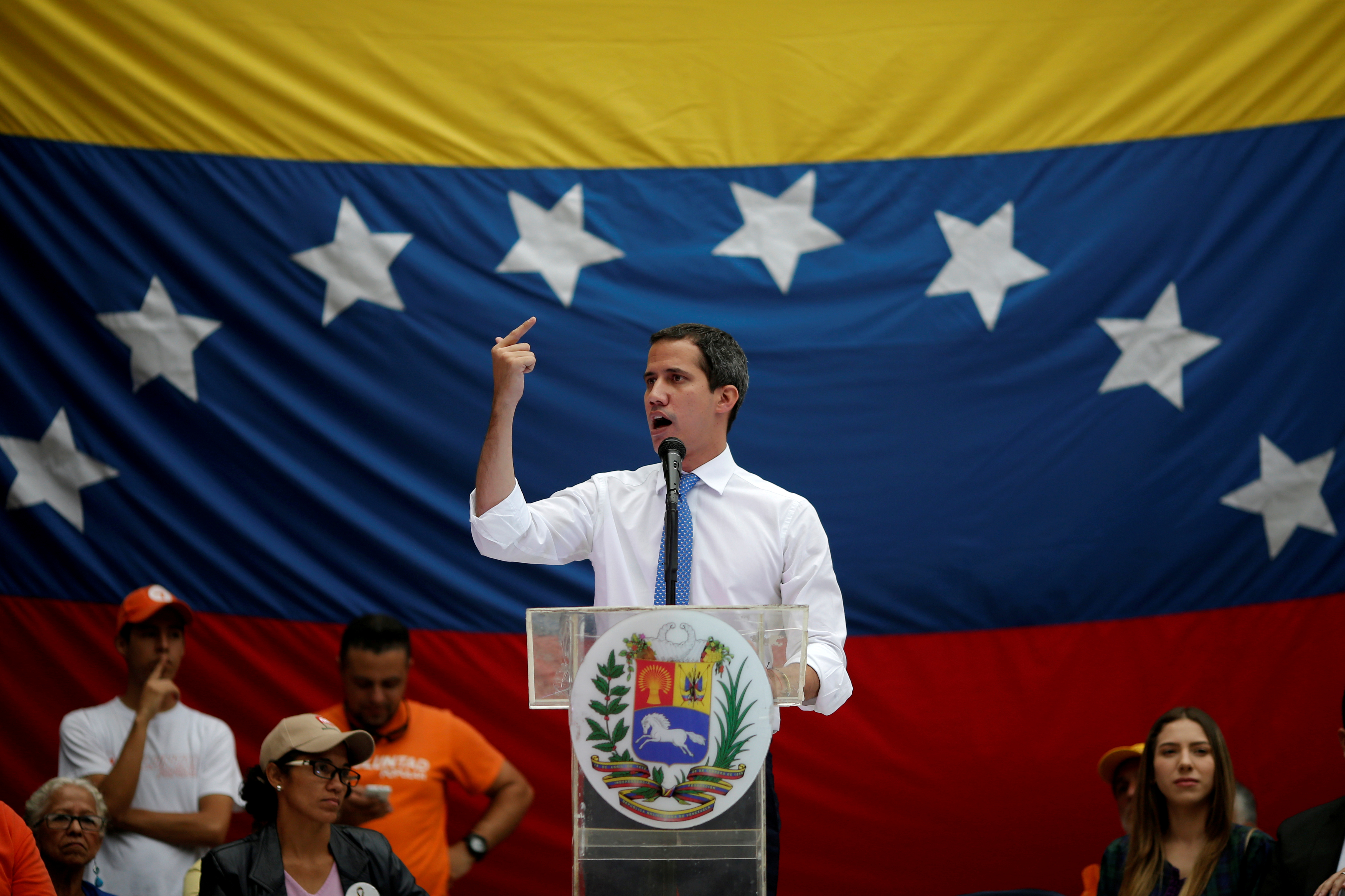 Guaidó confirmó que “Héroes de la Salud” llegará a 300 dólares para los que hoy salvan vidas