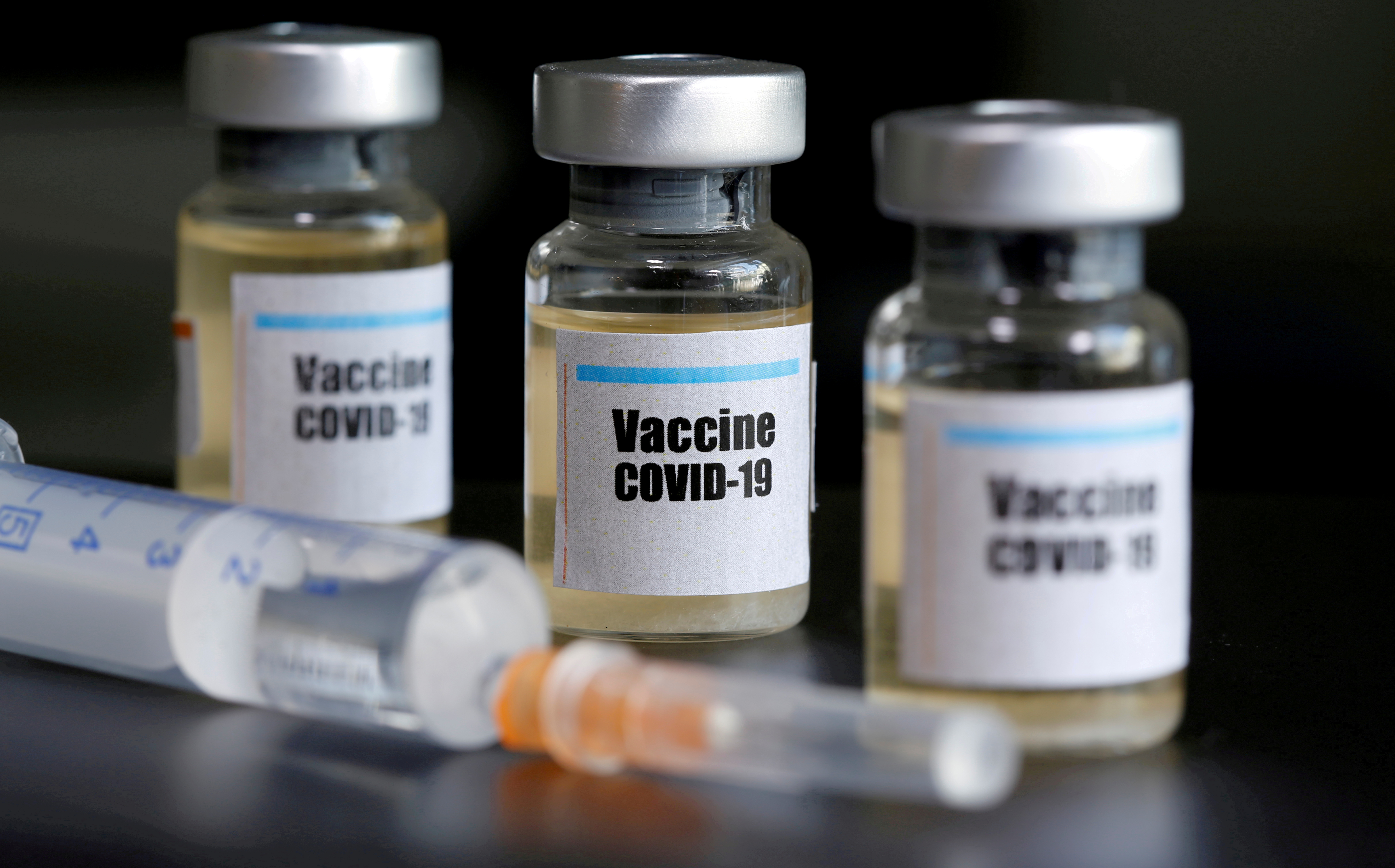 Vacuna de AstraZeneca contra Covid-19 arroja respuesta inmune en primera fase de ensayos