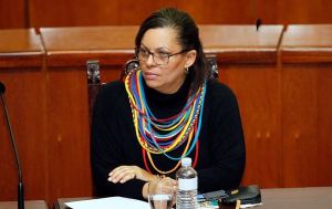 Indira Alfonzo, la funcionaria que ya tenía sanciones antes de dirigir el CNE írrito