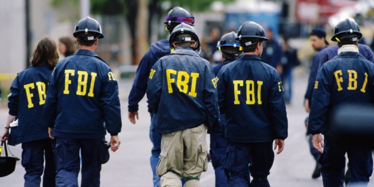 El FBI busca información sobre individuos que incitan a la violencia durante las protestas