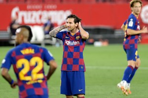 El Barcelona tropieza en Sevilla y pone en peligro el liderato