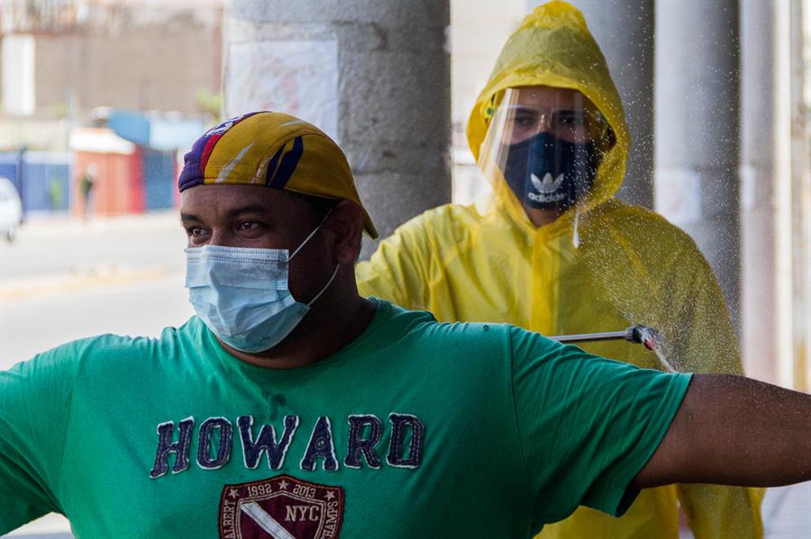 Las muertes por coronavirus siguen enlutando familias en Venezuela