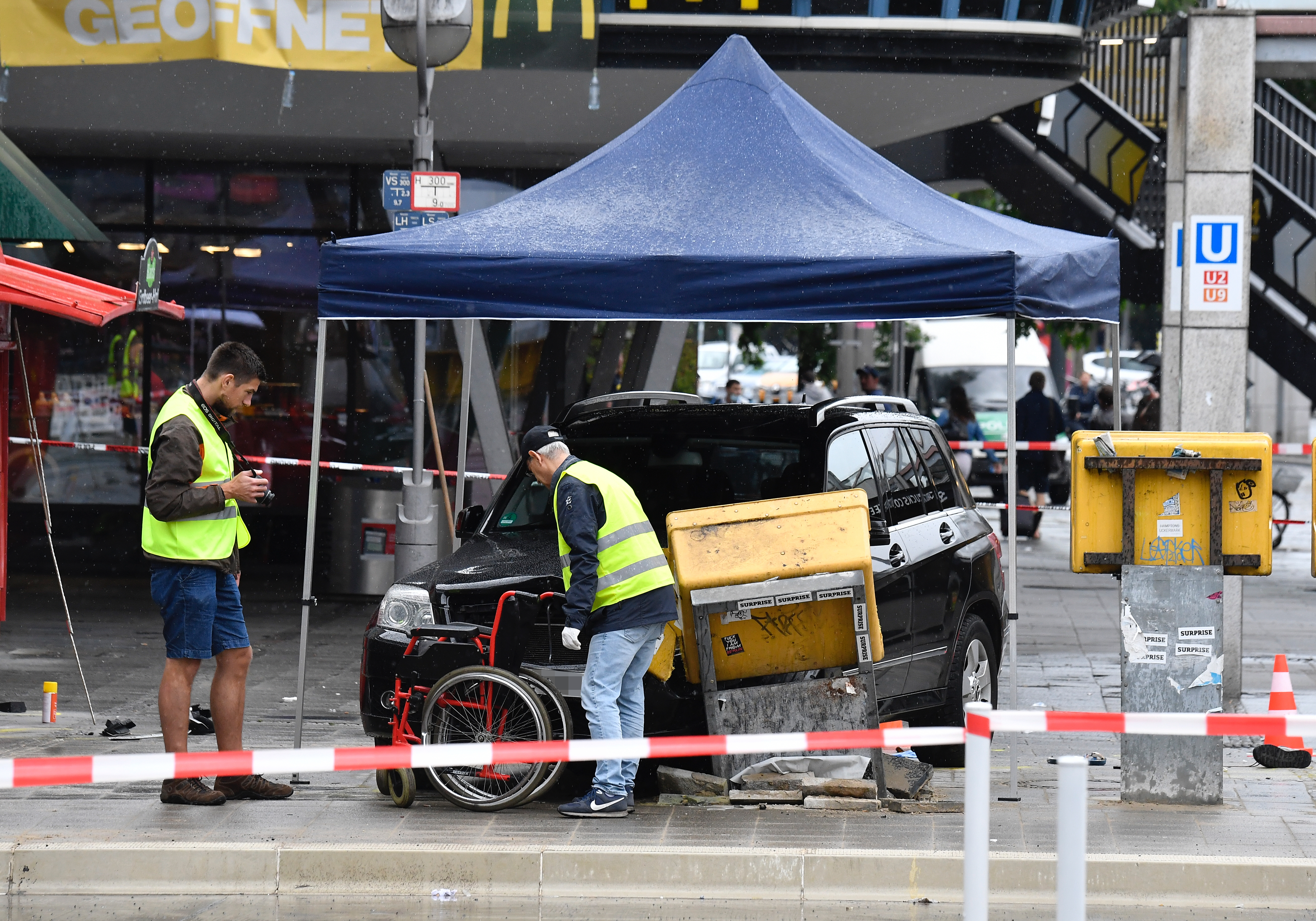Al menos ocho heridos tras la embestida de un carro contra peatones en Alemania