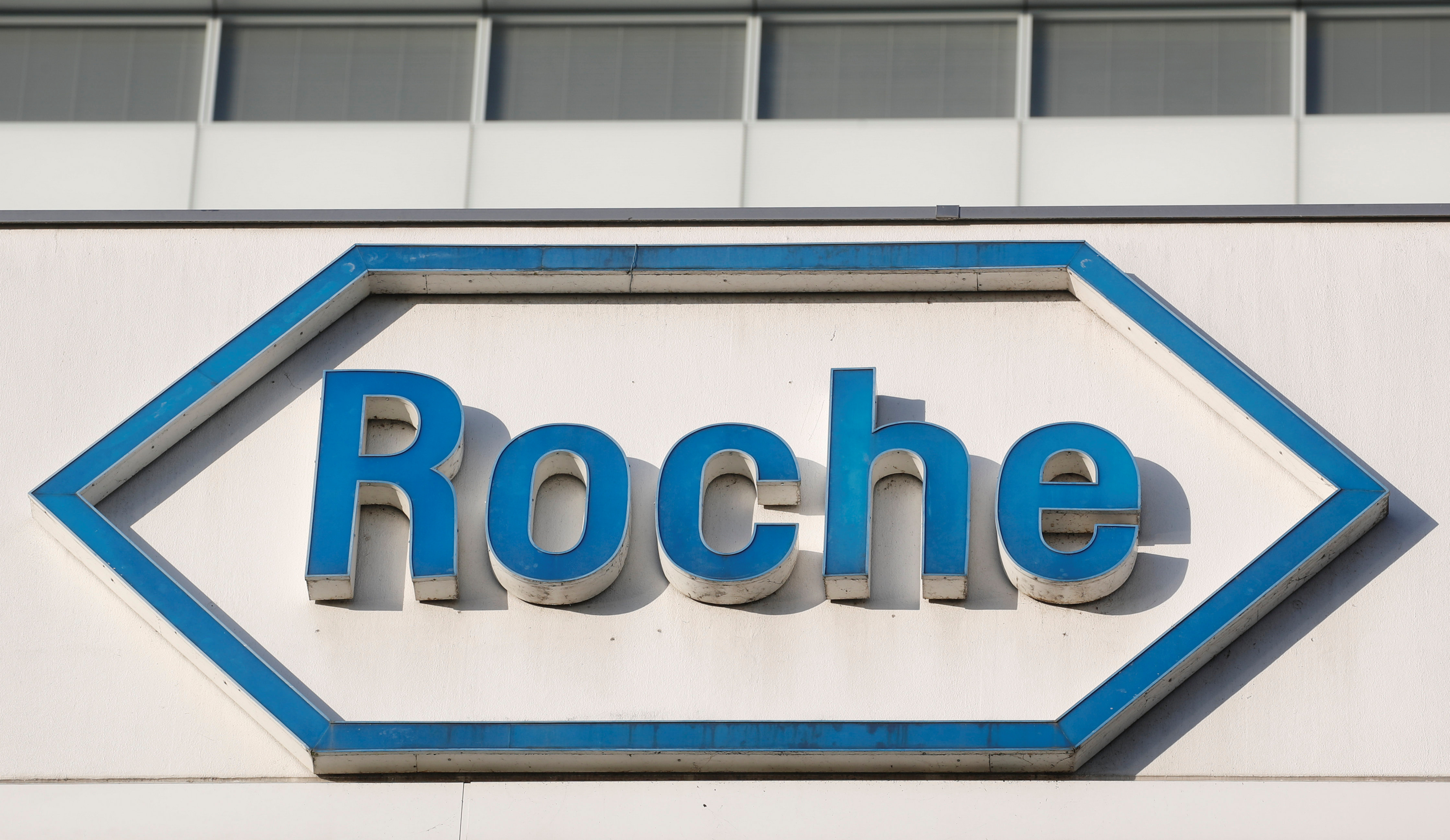 Fracasa apuesta de Roche de usar medicamento para la artritis en pacientes con Covid-19