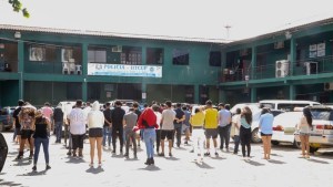 Detienen en Bolivia a 53 jóvenes que participaron en una fiesta clandestina en plena cuarentena