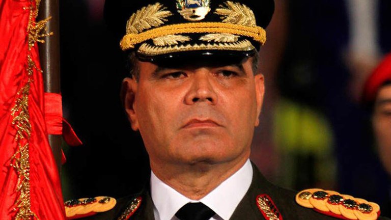 Padrino López también se unió al “clan rojo” que comanda Maduro, para pedir “cacao” a Colombia (Tuit)