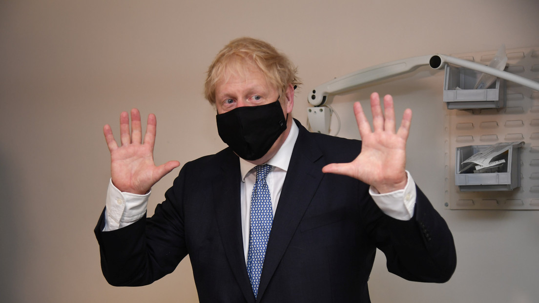 Boris Johnson asegura sentirse “bien” tras iniciar el aislamiento
