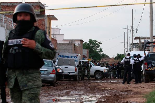 Terror en México: Mujer decapitó a su esposo e intentó huir con la cabeza