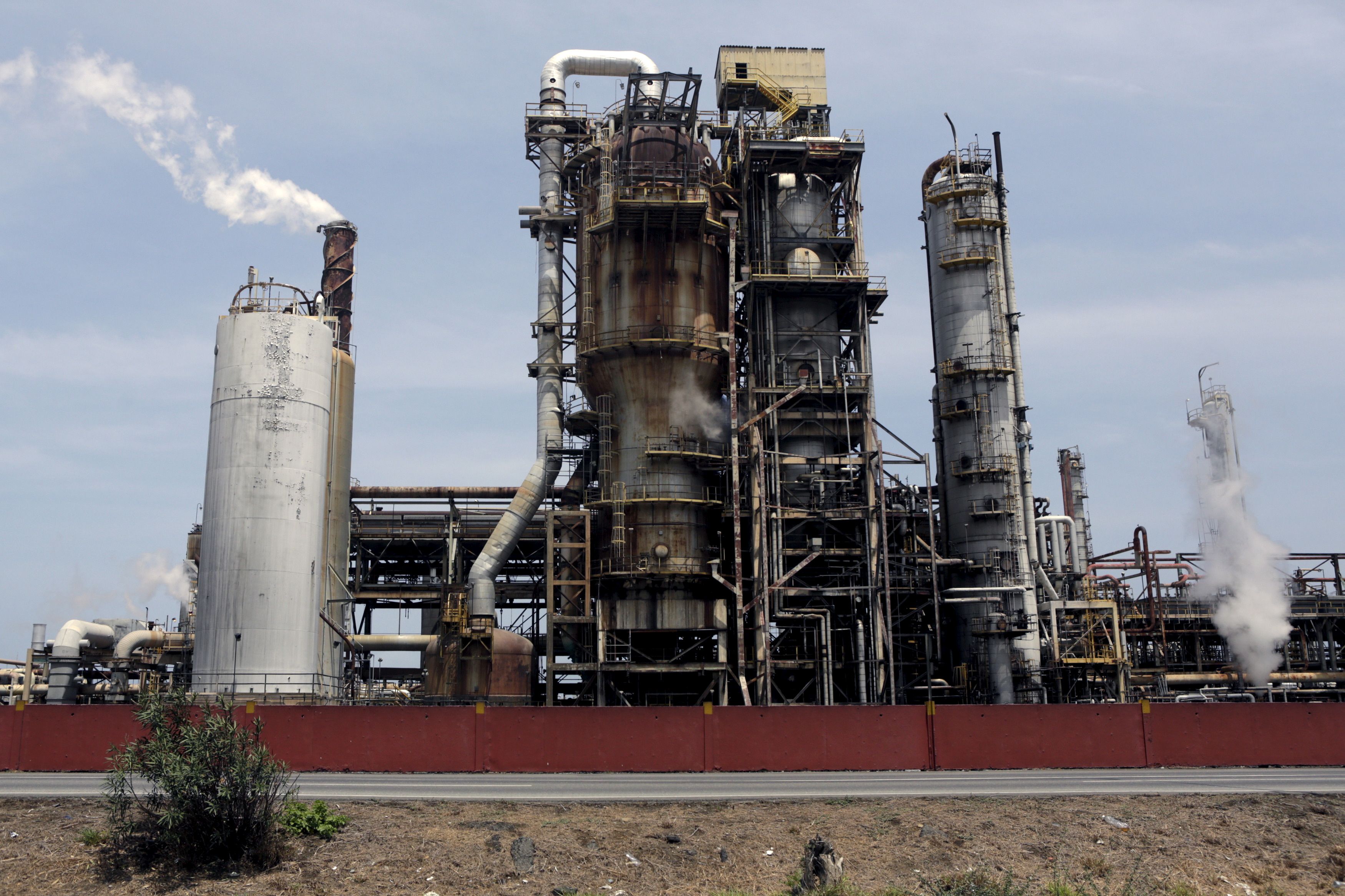 La gasolina iraní que desembarcó en la refinería El Palito no llega a 90 octanos, según trabajadores