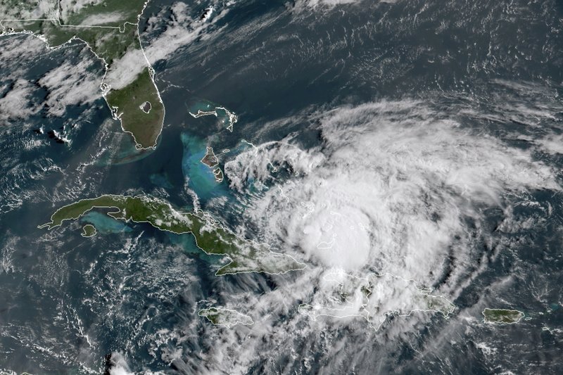 La tormenta tropical Isaías dejó a muchos residentes de Florida sin electricidad