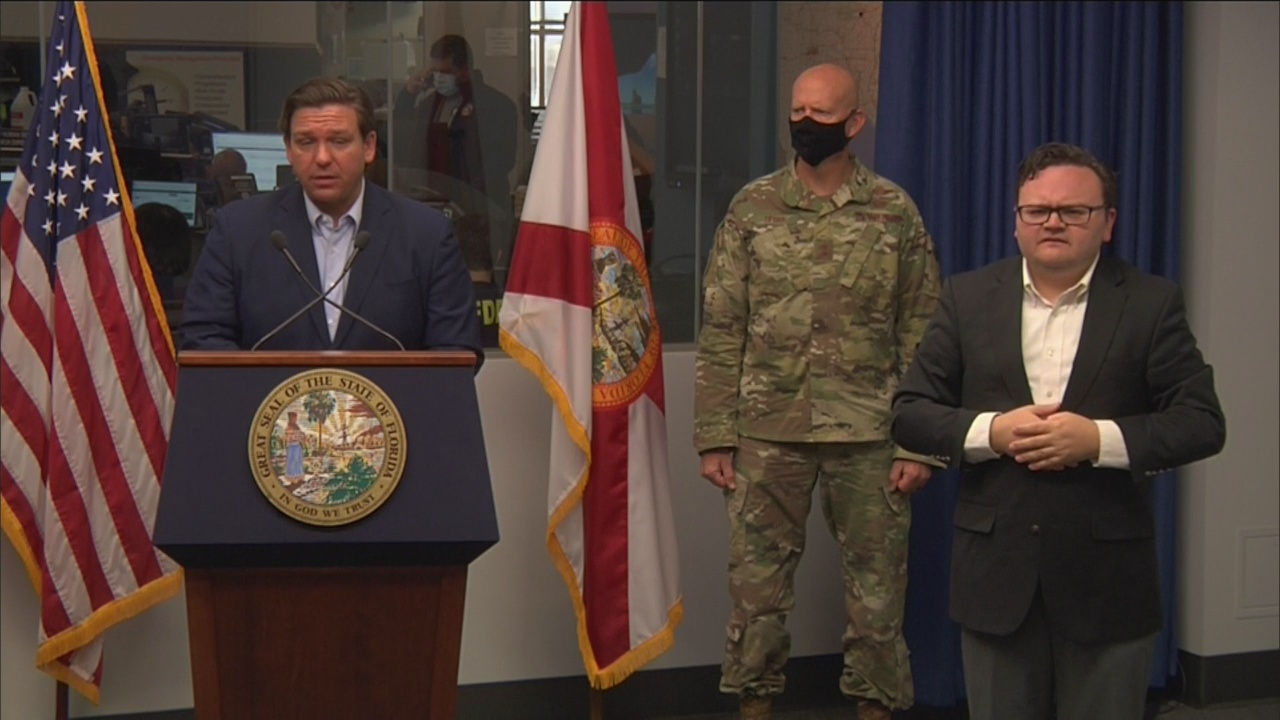 El gobernador de Florida afirmó que el estado está preparado para los impactos del huracán Isaías