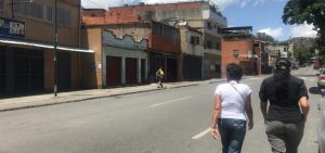 Establecimientos en Catia amanecieron cerrados tras fijar tasa de dólar a ocho bolívares (VIDEO)