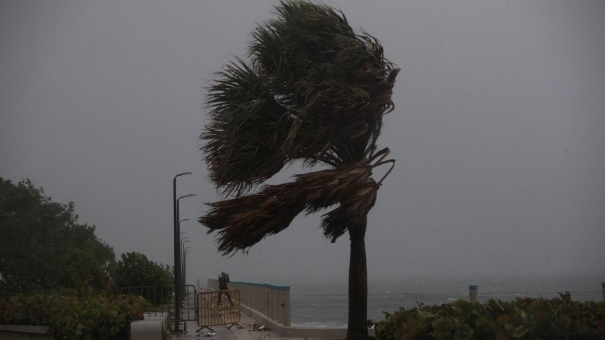 Florida se prepara para afrontar huracán Isaías