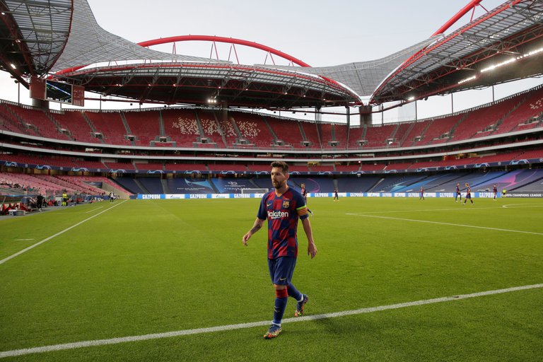 Por qué Messi evalúa quedarse un año más en el Barcelona
