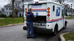Servicio postal de EEUU advierte de retrasos en votos enviados por correo
