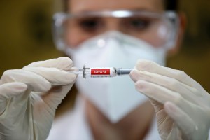 Brasil recibe insumos para producir 8,7 millones de vacunas de Sinovac