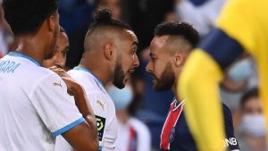 La liga francesa tomará decisiones sobre Neymar y los otros expulsados en el partido PSG-Marsella