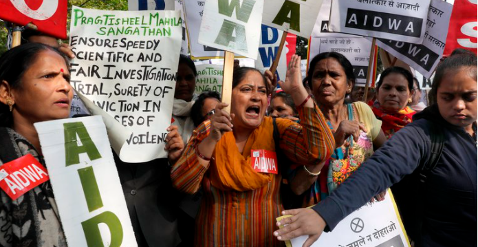 Indignación en India tras la muerte de una joven “intocable” violada en grupo