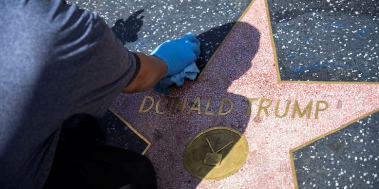 Vuelven a vandaliza la estrella de Trump en Hollywood