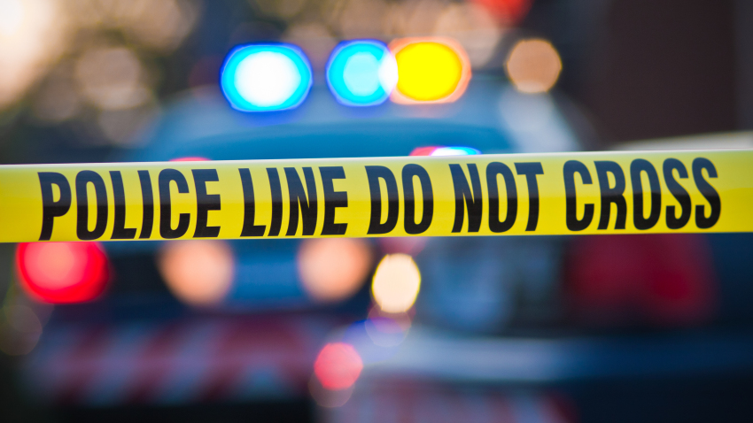 Oficial de California mató a tiros a una mujer frente a sus hijos pequeños