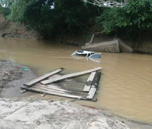 Al menos cinco muertos tras desprendimiento de un puente colgante al noroeste de Colombia