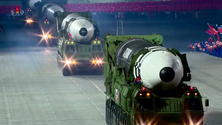 Cuál es la verdadera capacidad del nuevo misil balístico intercontinental “monstruo” de Kim Jong Un