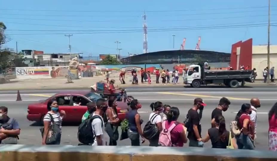 Transporte público brilla por su ausencia en Vargas #10Oct (VIDEO)