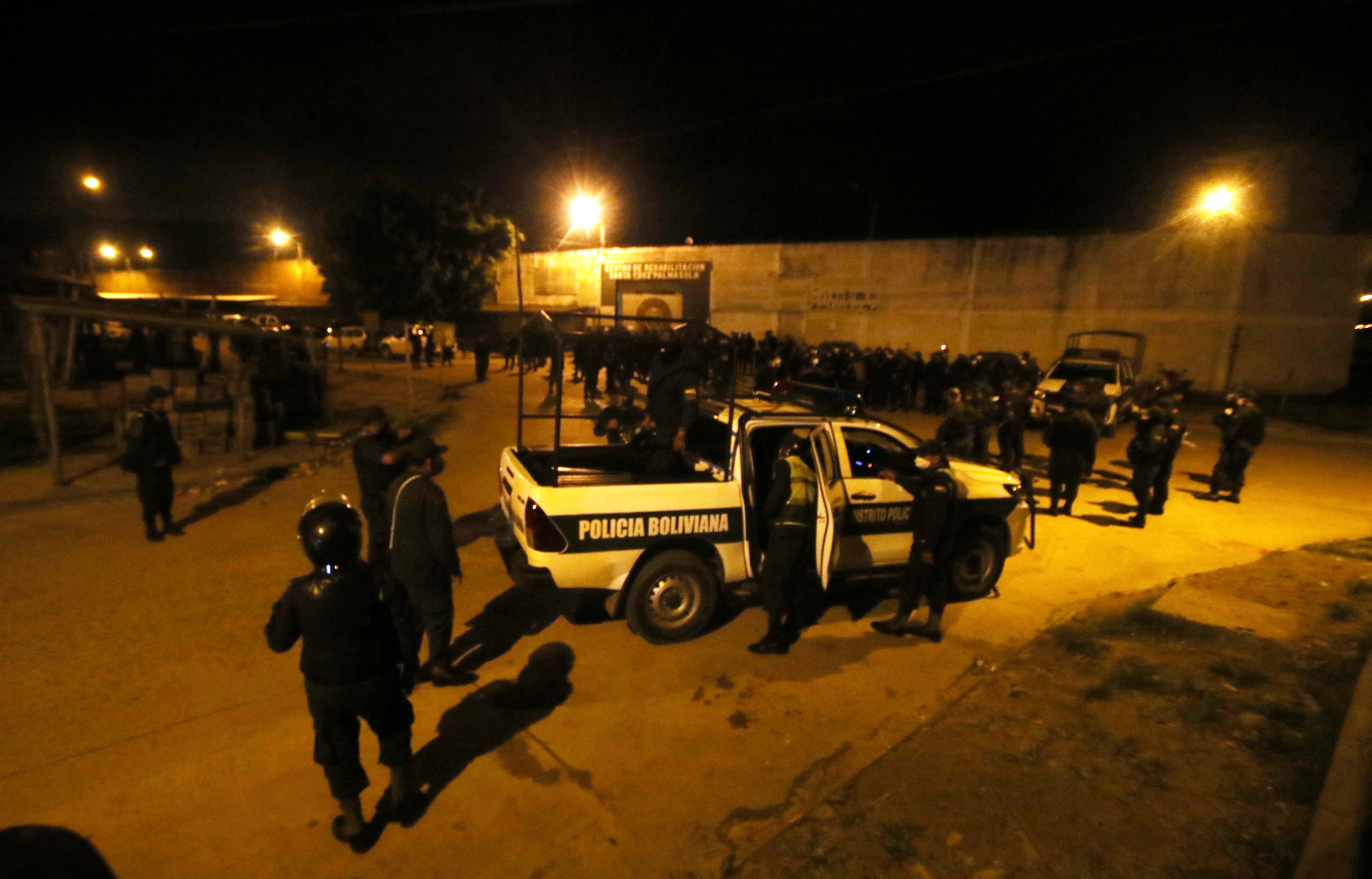 Arrestaron al menos 250 personas por fiesta clandestina en Bolivia