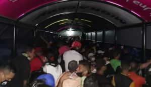 Cientos de venezolanos intentaron cruzar el Puente Simón Bolívar tras colapso en trochas (Videos)