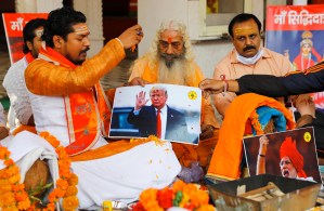 Aldea ancestral ora por Kamala Harris en India, mientras grupo en Delhi reza por Trump