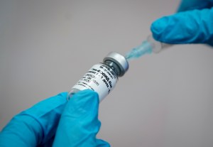 Rusia anunció que la vacuna Sputnik-V arrojó un 92% de eficacia en las primeras pruebas de la fase tres
