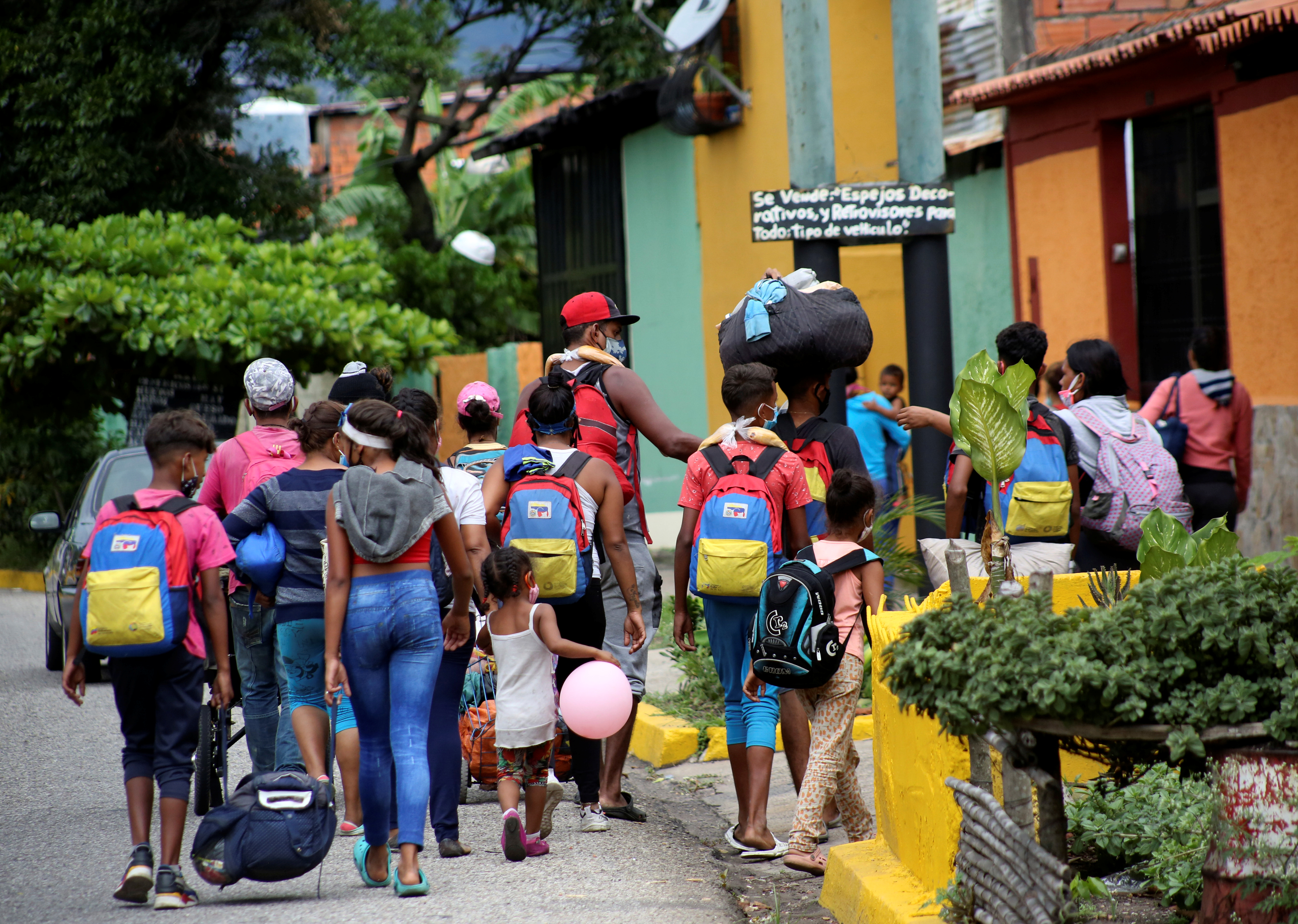Seis millones de migrantes y refugiados venezolanos han huido al exterior, según la ONU