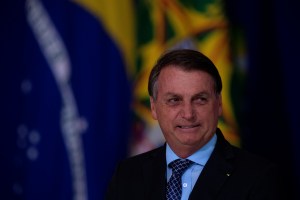 Bolsonaro reiteró que impulsará cambios en Petrobras tras incertidumbre en los costos