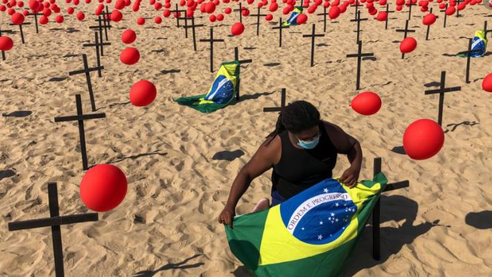 Brasil roza los 14 millones de casos por coronavirus y camina a las 375.000 muertes