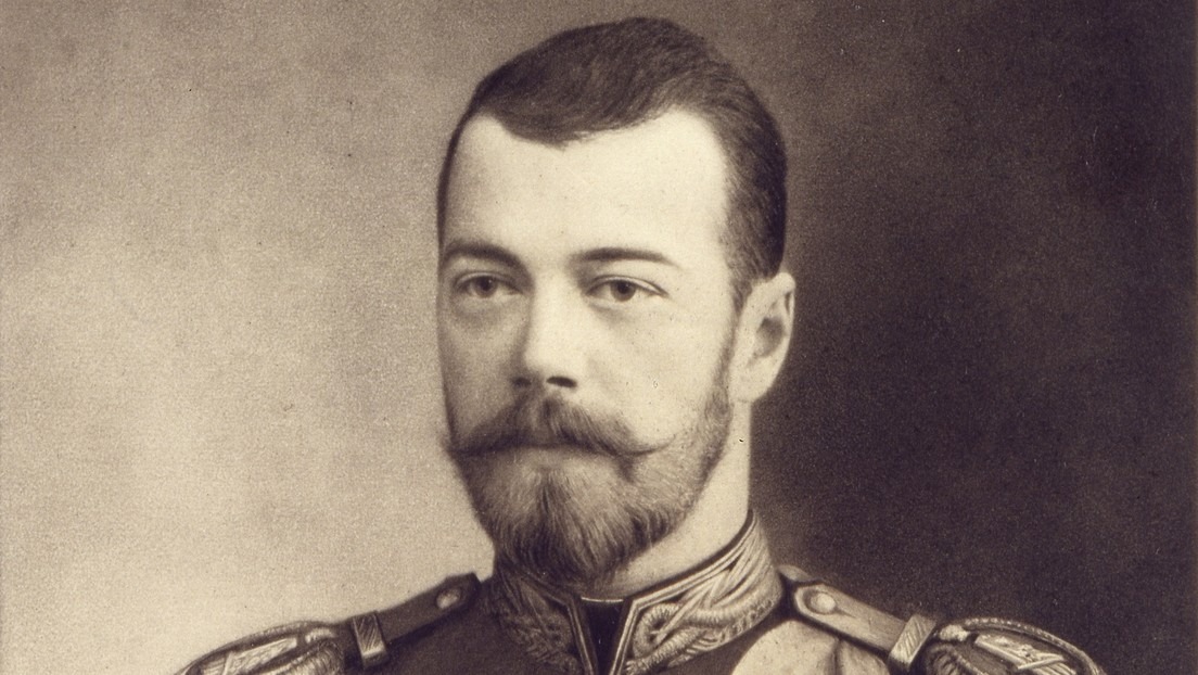 Resurgen fotos del último zar ruso Nicolás II desnudo y las redes estallan