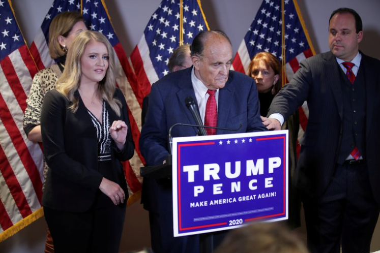 Rudy Giuliani, exabogado de Trump es procesado por injerencia electoral en Arizona