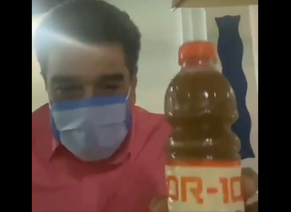 ¿La tomarías? Entre carcajadas, Maduro promociona su impresentable “cura” para el Covid-19 (VIDEO)
